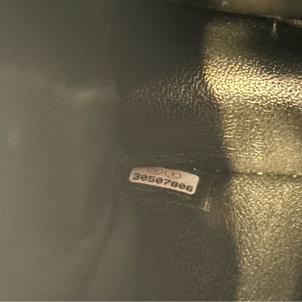 Like New Chanel Medium Classic Flap in Tweed - Picture 7 of 11